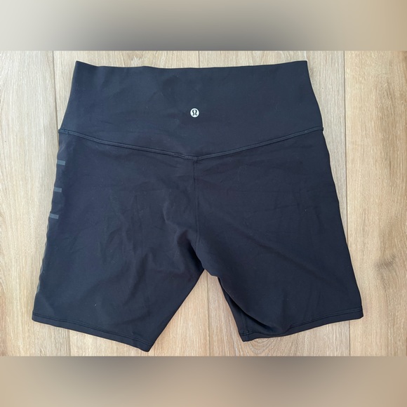 LULULEMON Align High Rise Short 8" Logo EUC - Picture 4 of 12
